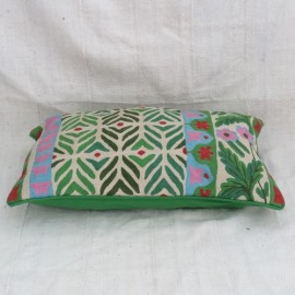 【お買得品】ウール刺繍クッション