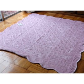【目付30％アップ】刺繍キルトマルチカバー　エクレール