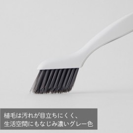 【集めた汚れをかき出すスクレーパーで最後まできれいに】みぞスッキリサッシブラシ
